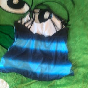 Size large , Never worn good then material. Only Top